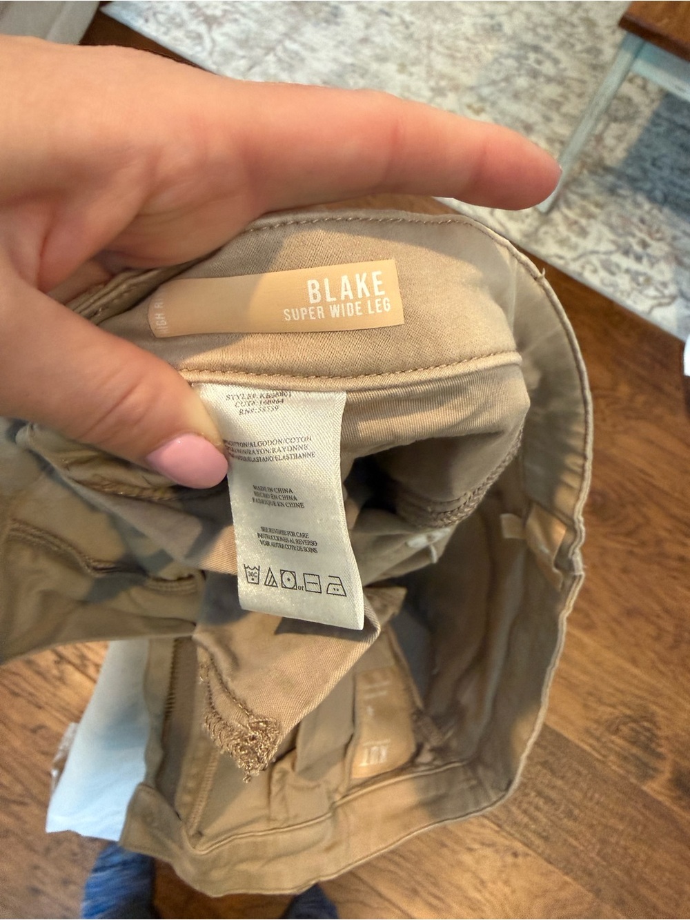 Kut from the Kloth Blake Super Wide-Leg Khaki Pants - Picture 4 of 4